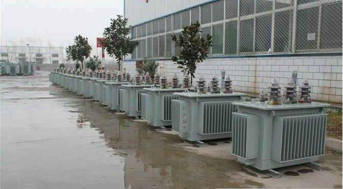 油浸式变压器的保养如何去做?预防渗漏油:油浸式变压器在油箱内充满变压器油,装配中依靠紧固件对耐油橡胶元件加压而密封。